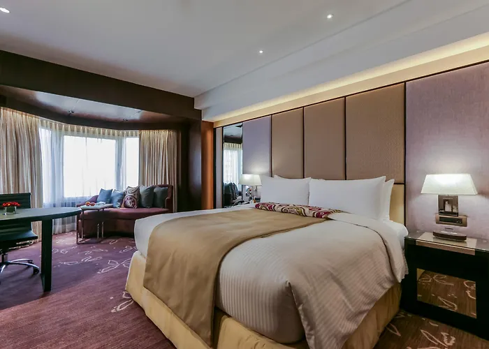 Premier King Room