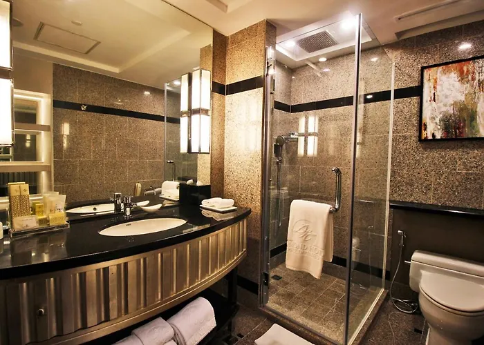 Club Twin Room